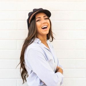 Meet your Posher, Hannah